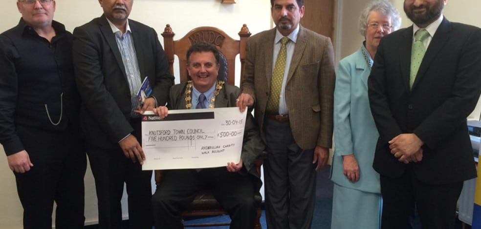 Cheque Presentation To The Mayor Of Knutsford’s Charities
